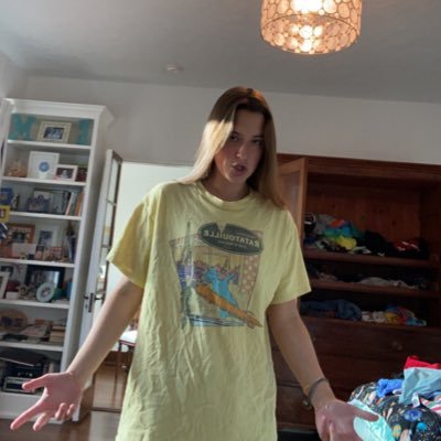 EliscuSylvie's profile picture. 