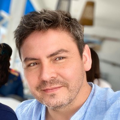 Profesor Asociado UDP, Doctorando en Arq. y Estudios Urbanos UC, Magíster en Proyectos Urbanos UC, Arquitecto UC y Diseñador industrial PUCV