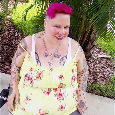 Still doing some modeling at age 46 while in this damn wheelchair. LET NOTHING STOP YOU! xoxoxx
#Plus #bbw #ssbbw #curvy #model #MollyRoxx #Molly #Roxx #NKOTB