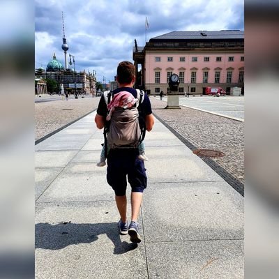 Wanna be Pro Gamer =) | Full time Daddy | Smite allrounder | Streamer | I lava @lillelein