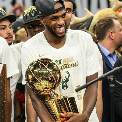 rafik_totti's profile picture. Pound the rock | Au micro de 🎙 @TeamDUNKast et 🎙 @LesLiberos | Let's go Bucks | Khris Middleton est fort au BasketBall.