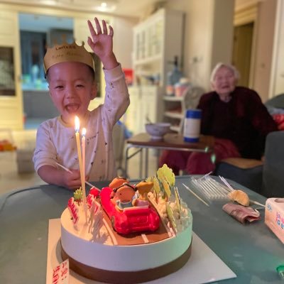 yueqing_zhou's profile picture. Zhou