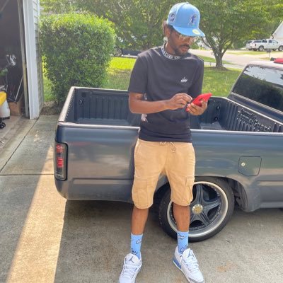 Up n coming artist with a message of love and hustle 💯🖤💪🏾