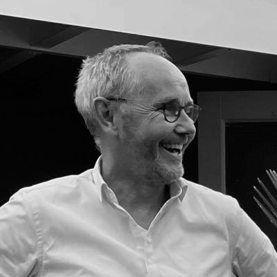 | rector-bestuurder | neerlandicus |. onderwijs | keynotespreker/(radio)presentator | sport | literatuur | kunst | fotografie |