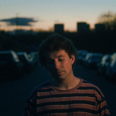 alt/pop musician from 🏴  https://t.co/VmneViqNXr?