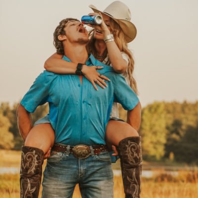 _tori_hess_'s profile picture. go give my insta a follow @ _tori.hess_