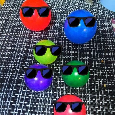 メダルゲーム好きだった人。アラビアンジュエル、ツナガロッタ好き♪(アニマは🐧｢ぺんた｣プレイヤー名｢ロングJ♪｣)2021/9/16ツナガキング獲得🎵
親子でボウリングとmaimaiやってます。赤メインの年寄りエンジョイ勢😅。子供のコンコロ🦌はUFOボウラー