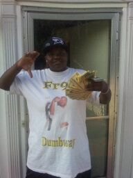 MoMoThugging's profile picture. Gay as hell das all yu needa know