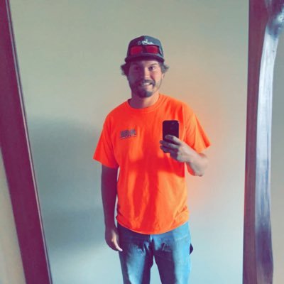OR🌲 blue collar boy. die with memories not dreams SC: Harry_Harwoos AEC