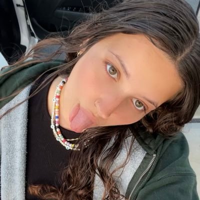 alexis_bigham's profile picture. 