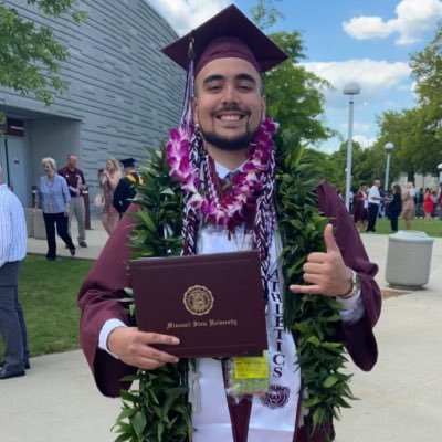 Passionate History Educator and Football Coach. Missouri State University Football Alumni. #AAPI #BlackLivesMatter #StopAsianHate 🇵🇸