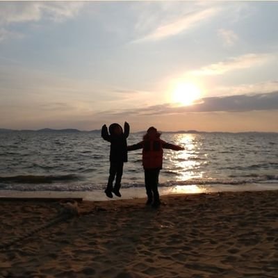 blue0bongs's profile picture. 그 무엇도 두렵지 않다.
나는 옳은 길을 가니까.
2024년6월29일 천안에서