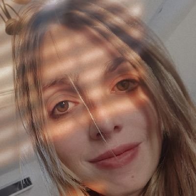 lauponcela's profile picture. Oh, my sweet summer child...