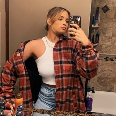 bklyn____'s profile picture. Rutgers 19