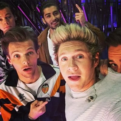 #10YearsOfOneDirection