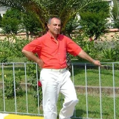 Kamu emeklisi, doğayı sevme ve koruma, sesziliği tercih etme ve klasik müzik dinlemeyi arzu eden, duygusal bir yapıya ve kişiliğe sahip olan biriyim.