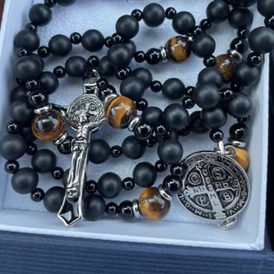 CATHOLIC, ✝️ Banker, Santa Ana, CA , #teamtaco, 📿 #VivaCristoRey - #PatrickMadrid -#DrScottHahn -  supporter of TLM - Pray the Rosary