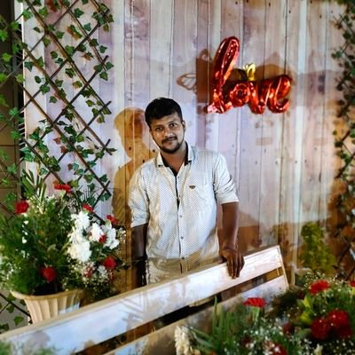 mayakannan1318's profile picture. உள்ளே அழறோம் வெளிய சிரிக்கிறோம் எல்லாம் சரியா போகிடும்னு நம்பறோம் அவ்ளோ தான் லைப் ஆகும் ஜிங்காலாலா❤️

#LifeIsJingalaalaa