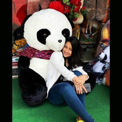 nikita_kanyal's profile picture. *An adult kid*