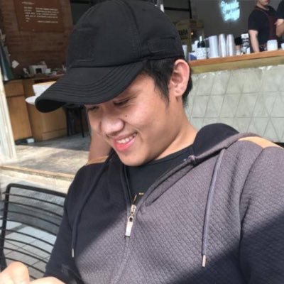 gzhli's profile picture. I’m a digital product designer