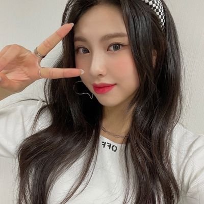 lightsumgirl's profile picture. 라잇썸 데뷔팬❤
라잇썸 사랑하는 계정❤
07 여 트친소 구해용