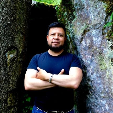 Escuchador de historias de naguales, dioses antiguos, guardianes y brujas.