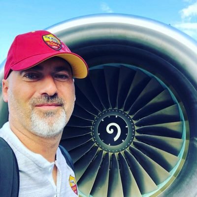 Conduttore radiofonico, produttore, autore e regista di documentari sul calcio. Lavoro alla AS Roma dal 2014