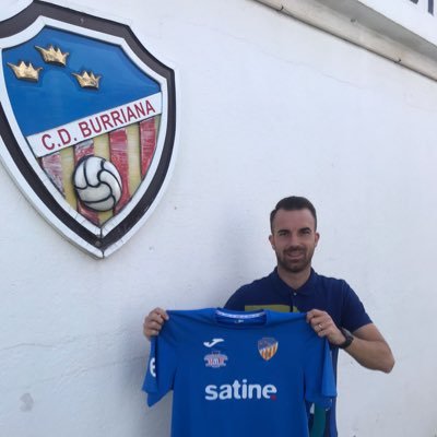 Jugador de futbol. De Llutxent. Ex del Real Madrid, Villarreal, Cacereño, Roquetas, Alzira, Talavera y Barakaldo. Actualmente UE Cornella.