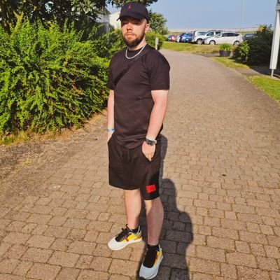 SparkaVelliii's profile picture. SC: josh-sparka