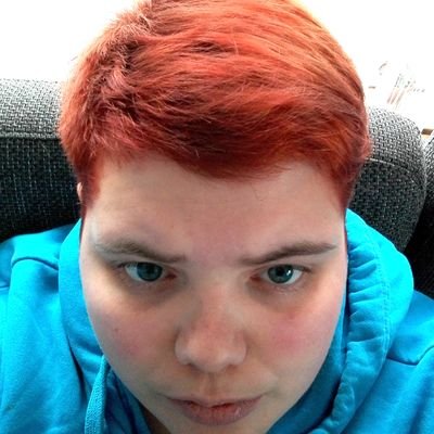 🏳️🌈 she/her, liest meist nur mit, kommentiert manchmal, ist oft müde, lebt in Büchern