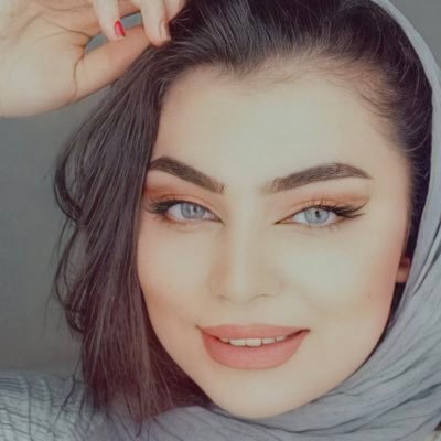 hediye_fatemy's profile picture. 𖣔○━─ 𝓢𝓶𝓲𝓵𝓮 𝓲𝓼 𝓽𝓱𝓮 𝓫𝓮𝓼𝓽 𝓶𝓪𝓴𝓮𝓾𝓹! ── ⇆𖣔