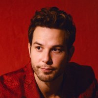 Skylar Astin(@SkylarAstin) 's Twitter Profile Photo