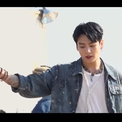 안녕 내 이름 hafsa, 내 나이 13, 내 편견 jungkook, 내가 가장 좋아하는 색 검정
내 한국 이름은 이하 리