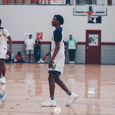 XavierMoultrie3's profile picture. c/o,22 💜 @ridgeviewhoops