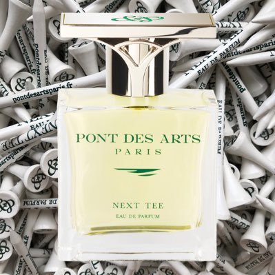 Next tee - Pont des Arts Paris. Fragrance mixte aux notes hespéridées, boisées, agrestes, elle est un hommage moderne aux Vetyver de la grande époque