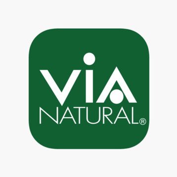 Via Natural is perfect for natural styles, braids, extensions + chemically-treated hair! Tag us for a feature #StandOutAndShine #GetTheViaLook #GetitPoppin 📸