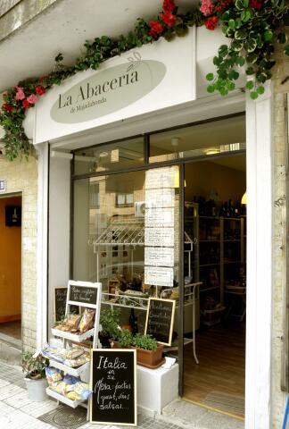 Pasta fresca y productos gourmet italianos. C./ Mieses 19, junto a la plaza de los Jardillos, frente al callejón del Gato, Majadahonda, Madrid 911396148