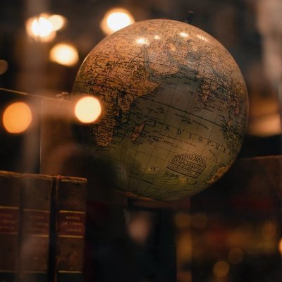 Somos un equipo de investigadores sociólogos.
El objetivo es brindar asesoría en pensamiento sociológico.