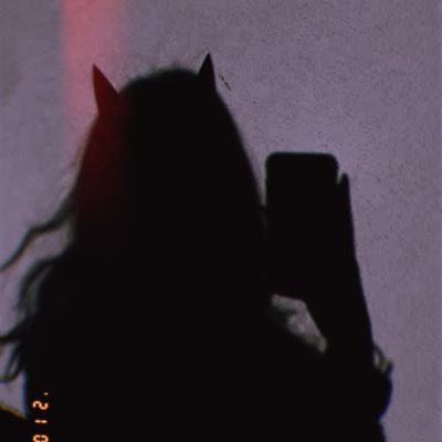 devilsdiceroll's profile picture. 🌸~depression account~🌸
Our Scintilla bloomed underneath the starlight 💕🌷 
𖧵 txt moa 𖧵 💙 + 
⟭⟬ bts army ⟬⟭ 💜 ~ 00' liner 🔞