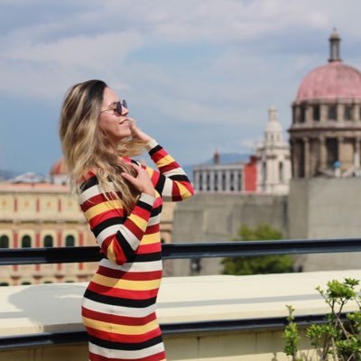 Comunicación Audiovisual| Fotografía y Moda | Marketing Digital| Makeup Artist | Tengo mi página de #Skincare y #Maquillaje https://t.co/to0zjWk0nR