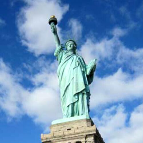 テニスと旅行が大好き♥冬はスノボ。ゴルフも始めました。セルフネイル頑張り中。