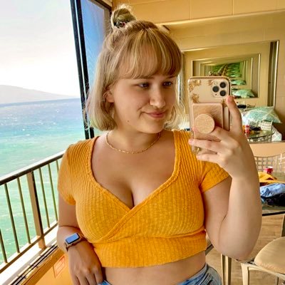 25, She/Her, BU ‘21 🐾, feminist, small dog enthusiast