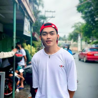 CoranezEijay's profile picture. singer and soon to be a vlogger😄