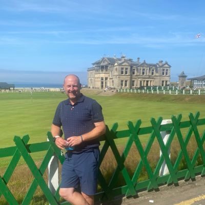 Wolves, Golf @dunstablegolf, Dogs, Raiders. Served Iain Dowie at Tescos in 1990. Fuck the Tories.