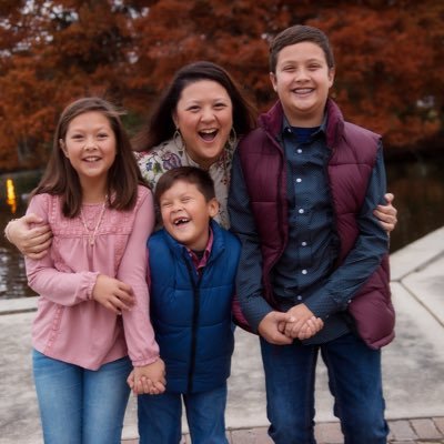 Davida_McDougal's profile picture. Mama x 3. Musician.Disciple. 1/2 kimchi 🇰🇷 1/2 biscuits & gravy 🇺🇸