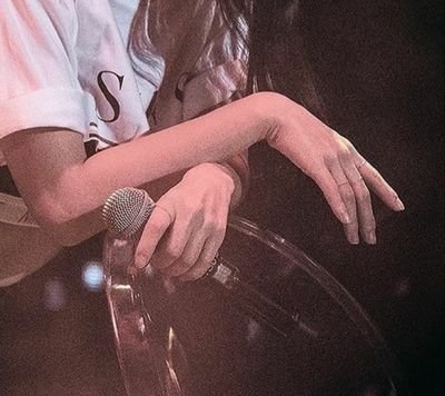 dedicated to kim yongsun's hands for entertaining purposes