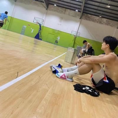 xhchoujiao's profile picture. 肌肉男大，vx有🚪88