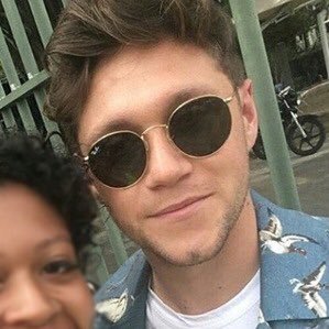 lt91smalltalk's profile picture. viendo un partido del barcelona con louis y niall