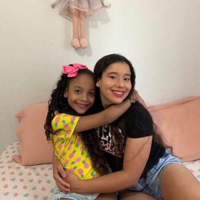 ♡Oiiii♡ 🍭🍭Nós somos as irmãs Lu e Fefe🍭🍭 🧁😚moda e rosa😚🧁 💖💖família💖💖 💕🔪A gente briga mas se ama ksk🔪💕 Instagram🍡 @Heypink_Sisters