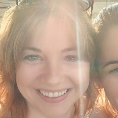 ReesaEscarlata's profile picture. Farmacéutica. Granaína de nacimiento pero poco a poco Valencia me conquista